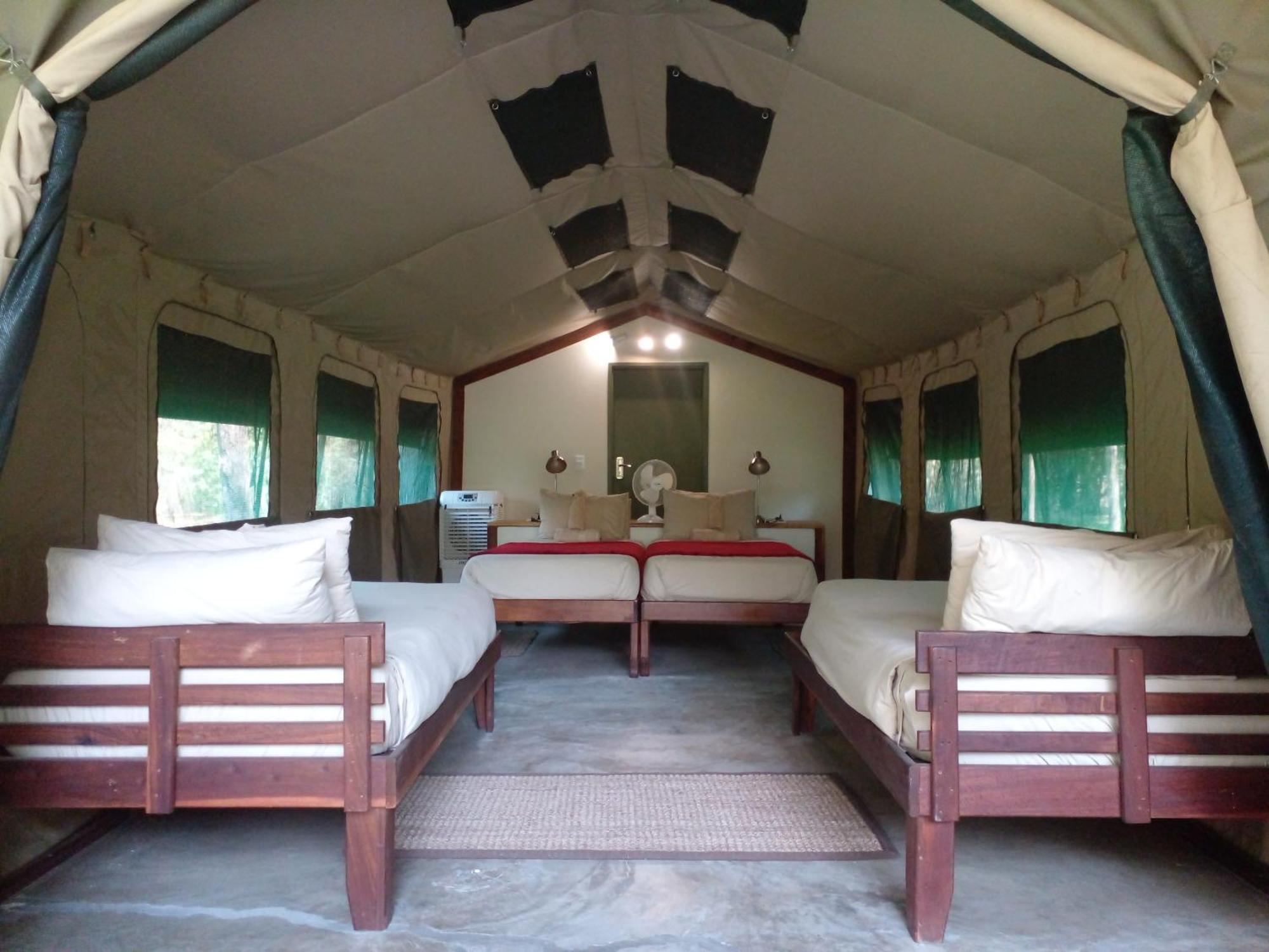 Zambezi Mubala Camp Hotell Katima Mulilo Rum bild