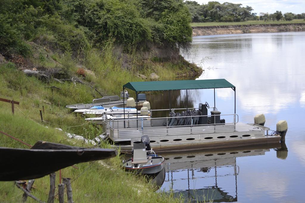 Zambezi Mubala Camp Hotell Katima Mulilo Exteriör bild